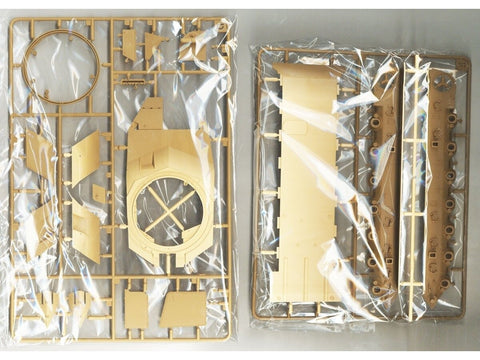 Rye Field Leopard 2A6 užgrobtas Maskvoje su T-80 ratais, 1/35 (RFM-5114)