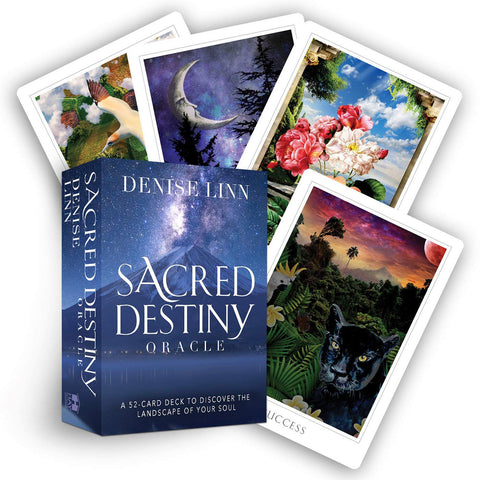 Orakulo kortos Sacred Destiny (Denise Linn), 52 kortų rinkinys su mėlynu dėklu ir keliomis išleistomis kortomis, parodytas iš priekio ir šono