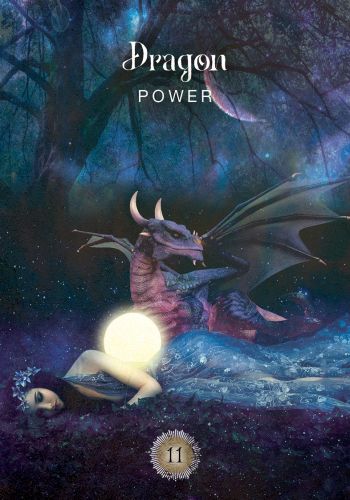 Tarot korta Dragon Power — violetinė naktinė scena su drakonu, gulinčia moterimi ir švytinčiu rutuliu, numeris 11