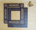 Mezgimo rėmas tamsaus medžio, lazeriu išraižytais ornamentais, dviejų dydžių rinkinys, iš viršaus matomas kampu