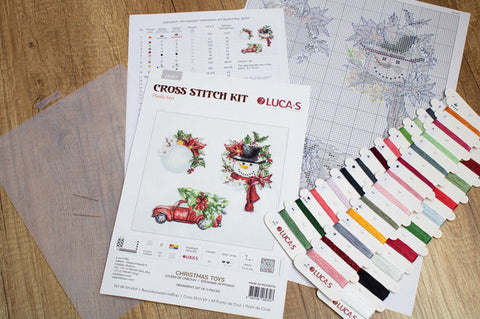 Kryželių rinkinys Luca-S Christmas Toys su daugiaspalvėmis siūlėmis ant kortelių, spausdinta schema ir kanva