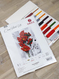 Kryželių siuvinėjimo rinkinys Lucas‑S The Poppies su ryškiomis raudonomis aguonomis ir išdėstytais spalvotais siūlais pakavime