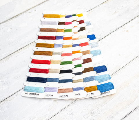 Siuvinėjimo kryželiu rinkinys „Kalėdų Senelio slaptas sustojimas“ 29x40 cm