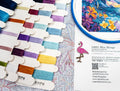 Kryželių rinkinys LETISTITCH Blue Mirage su spalvotų siūlų kortelėmis, mėlynu lankeliu ir rožine flamingo sagtele