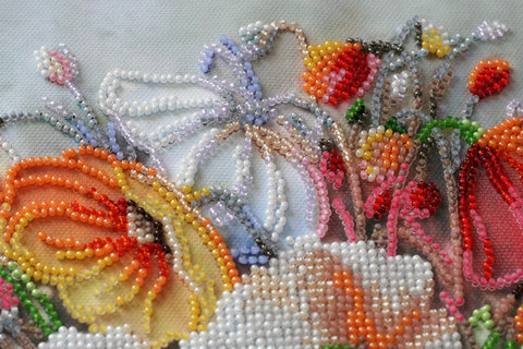 Karoliukų siuvinėjimo rinkinys „Švelnios gėlės“ 27x40 cm