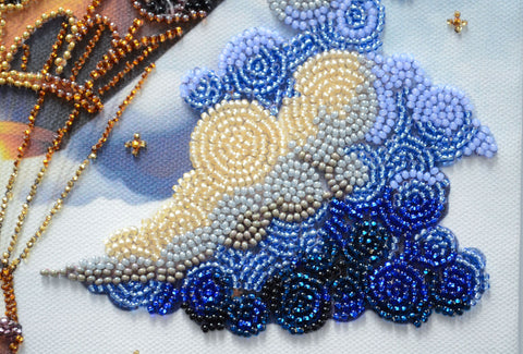 Karoliukų siuvinėjimo rinkinys „Oro nuotykiai“ 28x28 cm