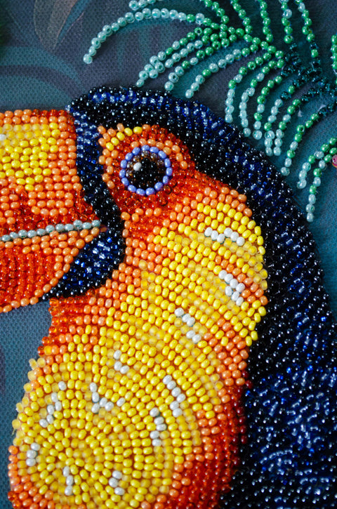 Karoliukų siuvinėjimo rinkinys „Egzotiškasis gražuolis“ 27x39 cm AAB-949