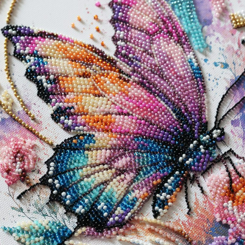 Karoliukų siuvinėjimo rinkinys „Vaizduotės skrydis“ su drugeliu 20x30 cm