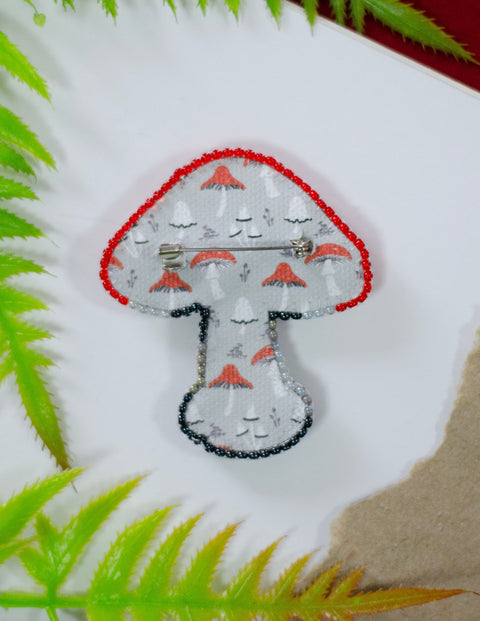 Dekoracija „Draudžiamas grožis“ 5,3x6 cm AAD-241