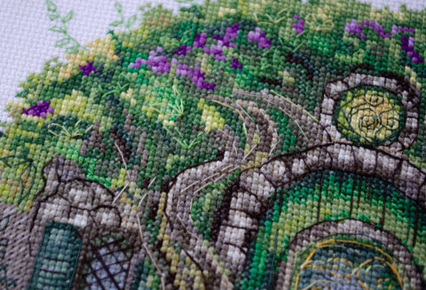 Kryželiu siuvinėjimo rinkinys „Kur gyvena elfai“ 20x21 cm AAH-267