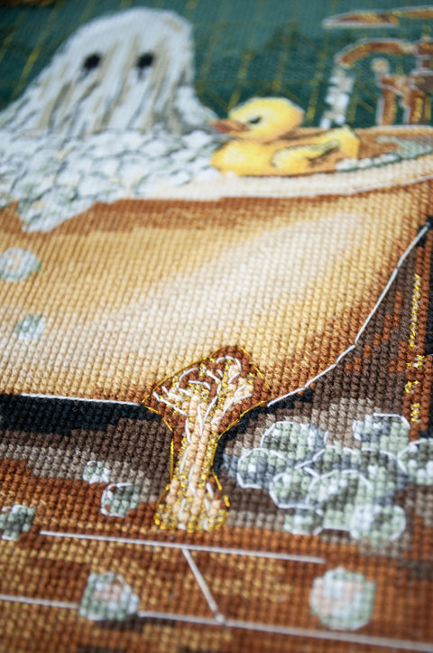 Siuvinėjimo rinkinys kryželiu „Namų vaiduoklis“ 15x23 cm AAH-303