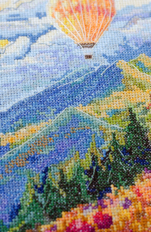 Rinkinys siuvinėjimui kryželiu „Skrydis į saulę“ 25x29 cm AAH-304