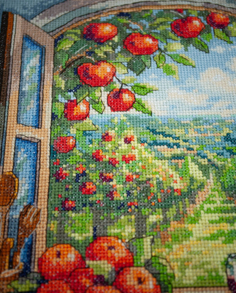 Siuvinėjimo rinkinys kryželiu „Obelų rojus“ 24x32 cm AAH-305