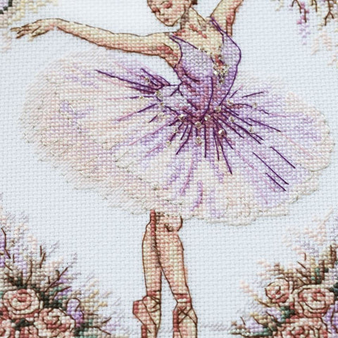 Kryželiu siuvinėjimo rinkinys „Gracijos įsikūnijimas“ 17×25 cm
