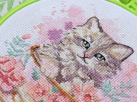 Siuvinėjimo kryželiu rinkinys „Arbatos vakarėlis“ su lankeliu 17x17