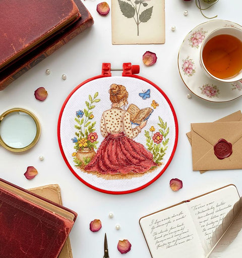 Cross stitch kit "Unfinished story" 15 х 15 cm AAHM-092