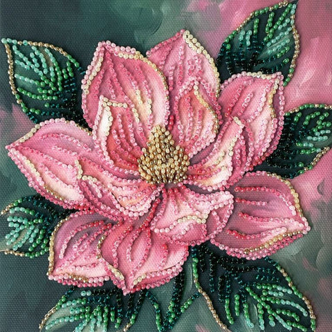 Mini karoliukų siuvinėjimo rinkinys „Petal Kiss“ 15x15 cm