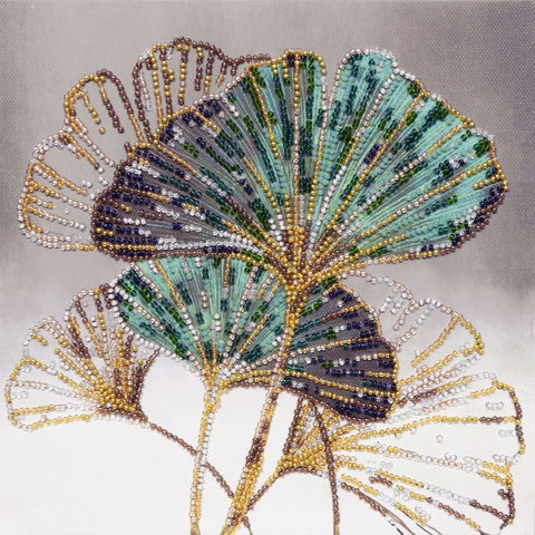 Vidutinis siuvinėjimo karoliukais rinkinys „Smargdiniai lapai“ 20x20 cm