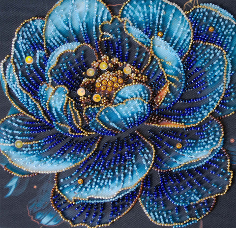 Karoliukų siuvinėjimo rinkinys „Royal Bloom“ 20x20 cm