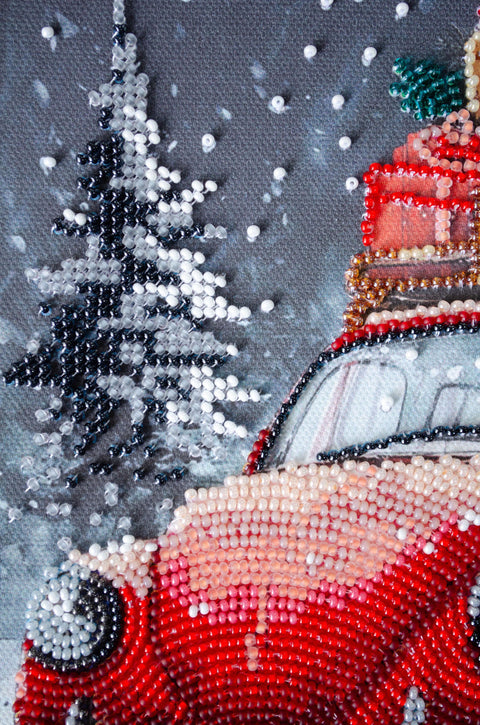 Karoliukų siuvinėjimo rinkinys Šventinis pristatymas 20x20 cm