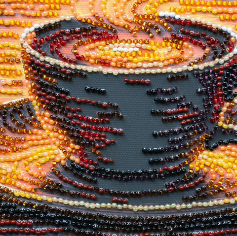 Vidutinio dydžio karoliukų siuvinėjimo rinkinys „Kvapni kava“ 20x20 cm