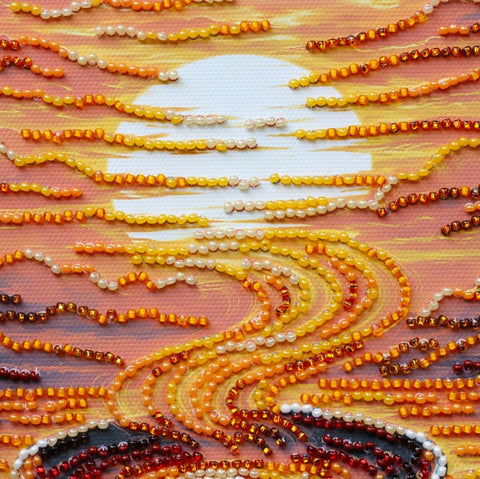 Vidutinio dydžio karoliukų siuvinėjimo rinkinys „Kvapni kava“ 20x20 cm
