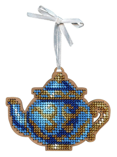 Siuvinėjimo rinkinys ant medžio „Elegantiškas arbatinukas“, 8×10 cm