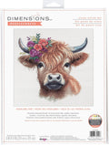 Siuvinėjimo rinkinys Highland Cow — rudos telyčios galva su rožiniais ir violetiniais gėlių vainikais, baigtinis 27,9×27,9 cm