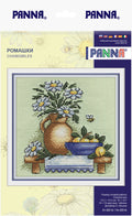 Kryželių siuvinėjimo rinkinys Panna; baigtinis baltų ramunių, molinio ąsočio ir mėlynos dubens motyvas, 13,5×13,5 cm