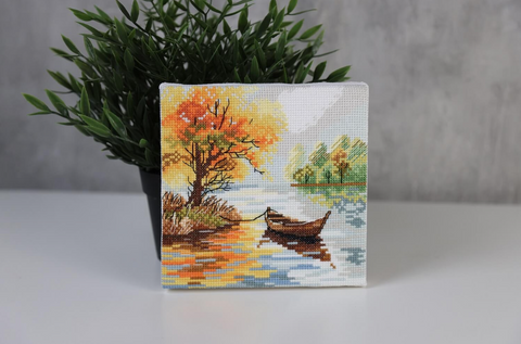 Siuvinėjimo kryželiu rinkinys „Ežeras miške“ S/M024