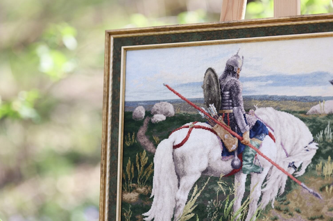 Kryželiu siuvinėjimo rinkinys „Riteris kryžkelėje“ S/MK115