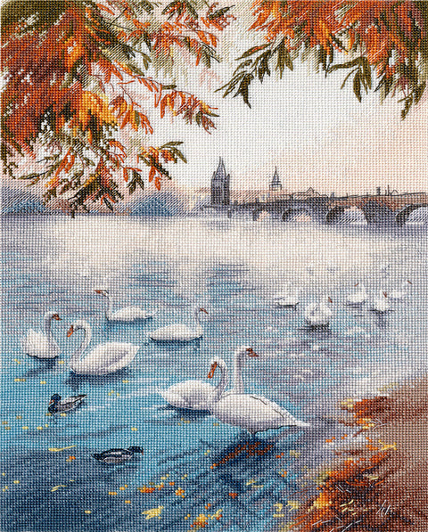 Drobė 60x80 cm su rudenišku upės peizažu — baltų gulbių prie krantinės ir miglotas tiltas fone