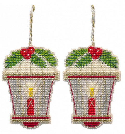 Kalėdinis siuvinėjimo rinkinys eglutei „Žibintuvėlis“ 6,2×8,9 cm