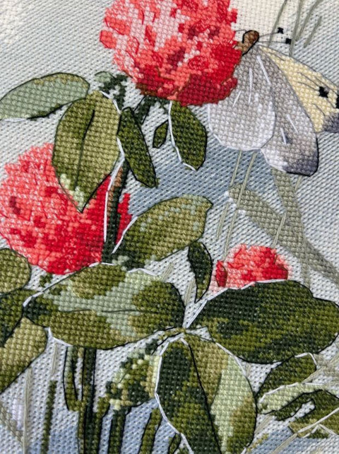 Siuvinėjimo kryželiu rinkinys „Šokis ant gėlių“ 15 x 25 cm