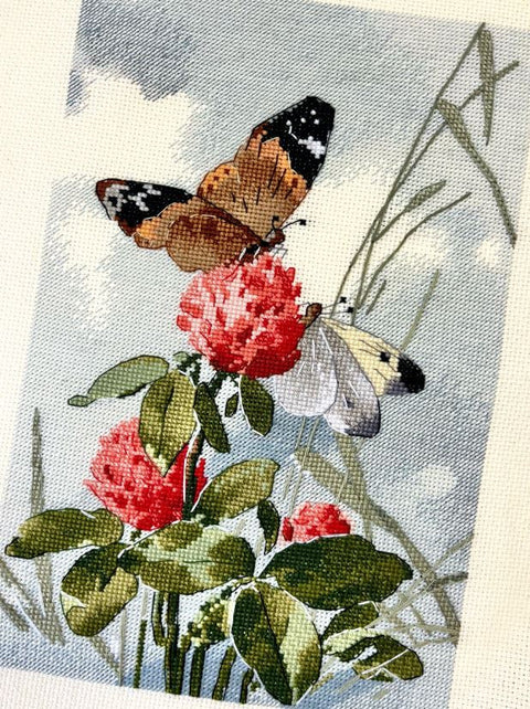 Siuvinėjimo kryželiu rinkinys „Šokis ant gėlių“ 15 x 25 cm