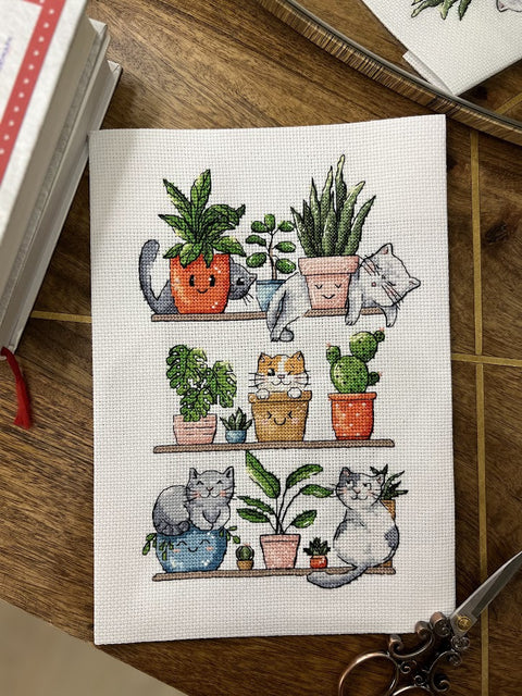 Kryželių siuvinėjimo rinkinys „Katinai ir gėlės“ 15×23 cm