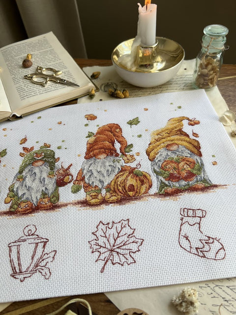 Rudeniniai nykštukai siuvinėjimo kryželiu rinkinys 32x21,5 cm