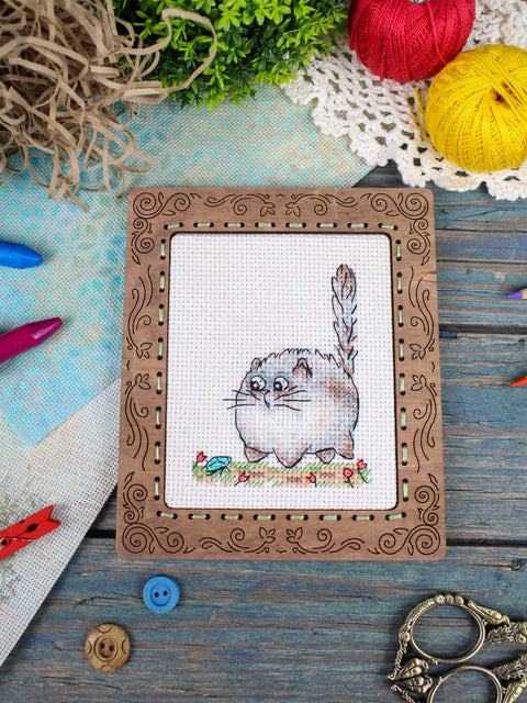 Mini siuvinėjimo rinkinys kryželiu „Atsargiai, katė!“ 9x7 cm