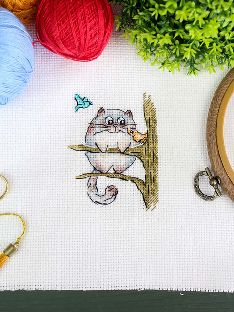 Mini siuvinėjimo kryželiu rinkinys „Pūkuotas katinas“, 9x7 cm