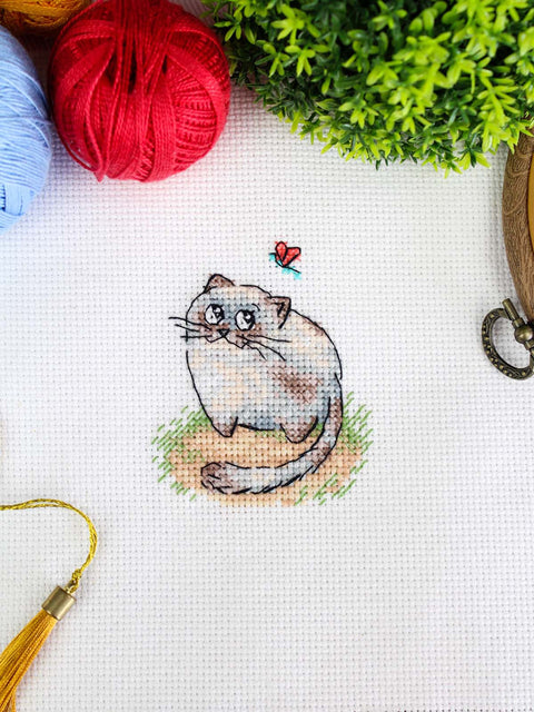 Siuvinėjimo rinkinys kryželiu „Gudrus katinas“ 8x7 cm
