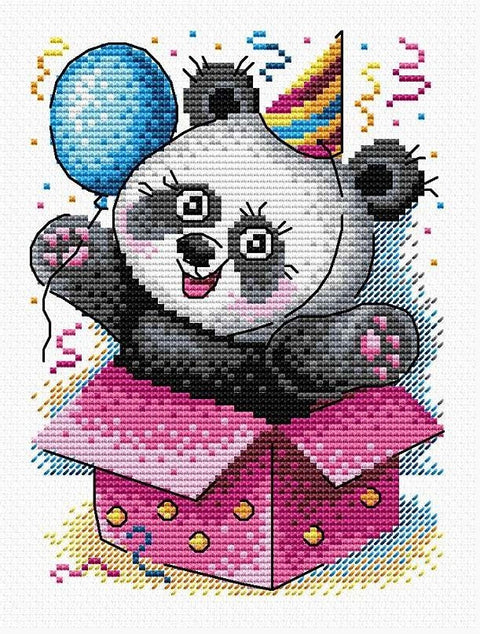 Kryželių rinkinys: įbaigtas linksmas panda su mėlynu balionu ir rožine dėžute, puikiai tinka vaikų kambario dekorui