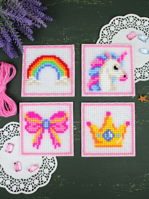 Siuvinėjimo kryželiu rinkinys „Princesės“ 4 paveikslėliai, 10,6x10,6 cm
