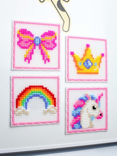 Siuvinėjimo kryželiu rinkinys „Princesės“ 4 paveikslėliai, 10,6x10,6 cm