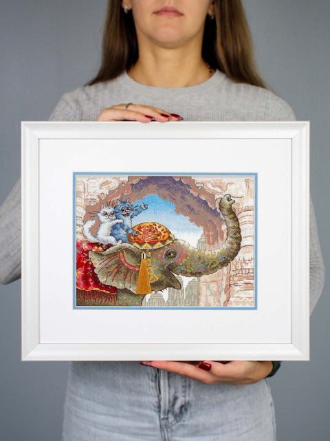 Siuvinėjimo kryželiu rinkinys „Katė ant dramblio“ 25x20 cm