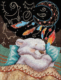 kryželių rinkinys su miegančiu baltu lokiuku, žydra pagalvė ir mėnulio sapnų gaudyklė, 30×40 cm