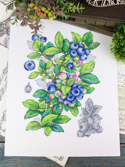 Mėlynių kryželių siuvinėjimo rinkinys, 28x20 cm, 31 spalva