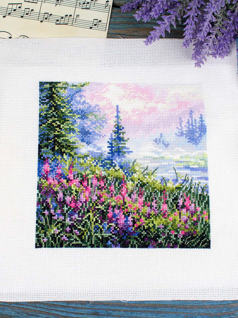 Siuvinėjimo kryželiu rinkinys „Rūkuotas rytas“ 16x16 cm