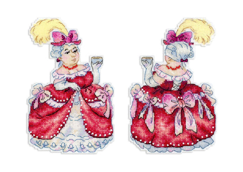 Siuvinėta dekoracija barokinė dama raudona su rožiniais kaspinais, parodyta iš priekio ir nugaros kaip dvi variacijos produkto