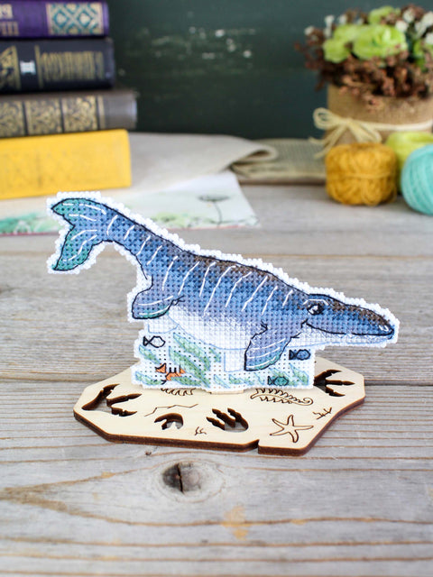Siuvinėjimo kryželiu rinkinys „Dinozaurai. Mozazauras“ 8x12 cm