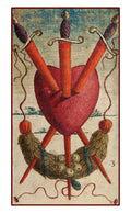 tarot korta Trijų kalavijų, antikvarinis spaudinys su raudona širdimi pervertą trimis kalavijais ir vainiku apačioje